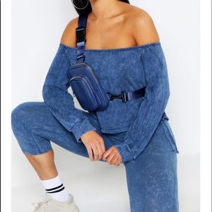 Off the shoulder jean acid wash top